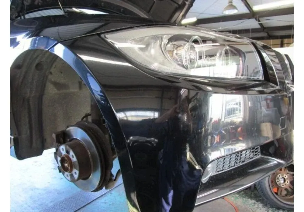 BMW320i E90 ヘッドランプくもり レンズ修理交換調整